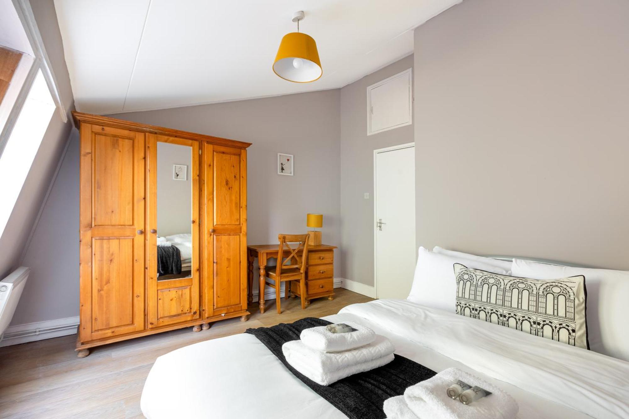 Magnificent 3Br Apt With Balcony ロンドン エクステリア 写真