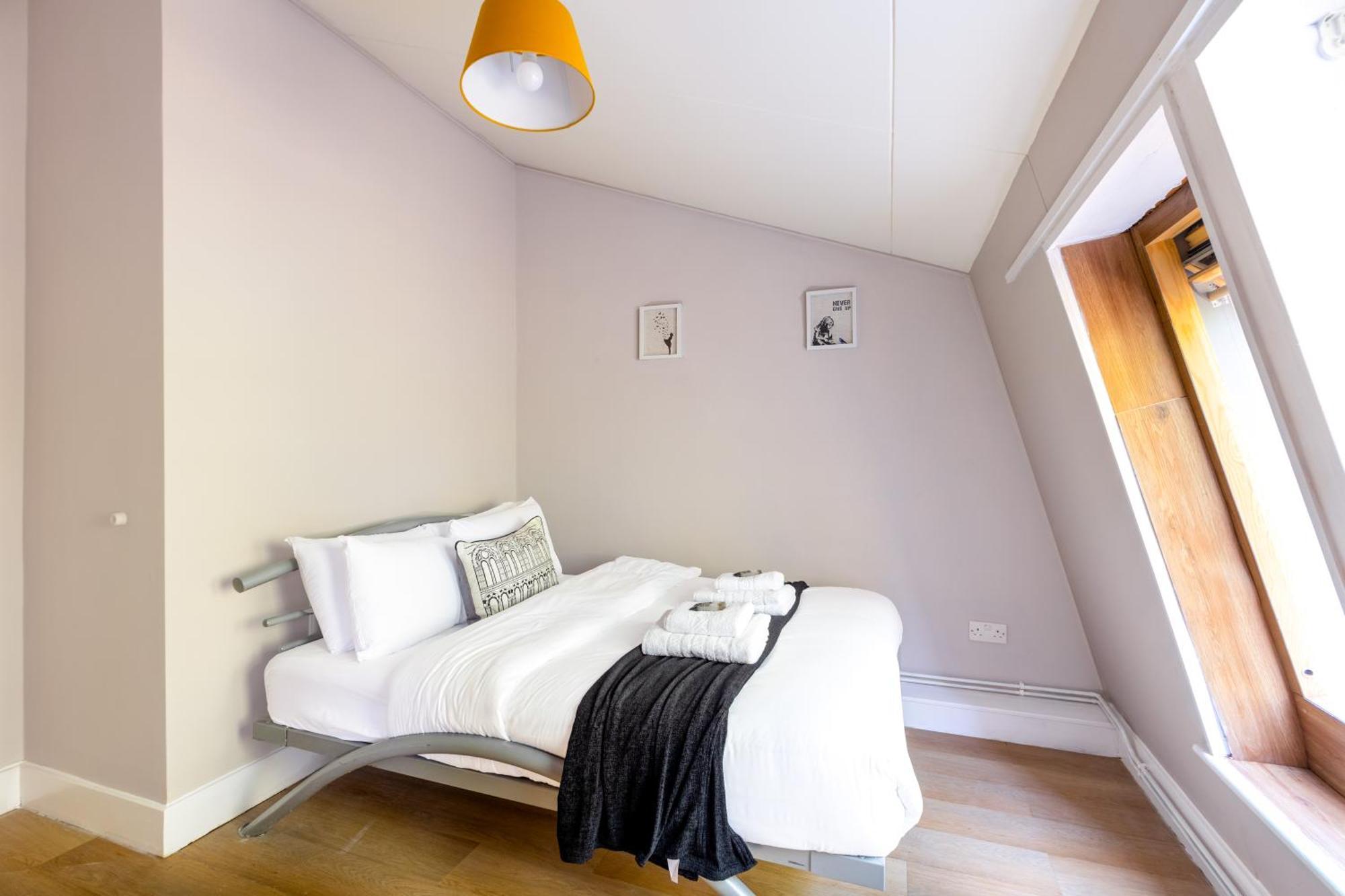 Magnificent 3Br Apt With Balcony ロンドン エクステリア 写真